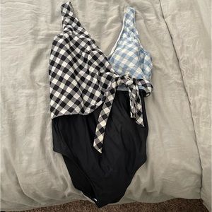 SummerSalt Suit size 22